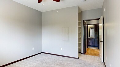 Building Photo - Villas of Omaha at Butler Ridge