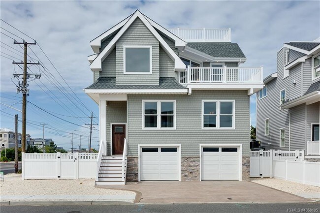 Building Photo - 1601 Long Beach Blvd