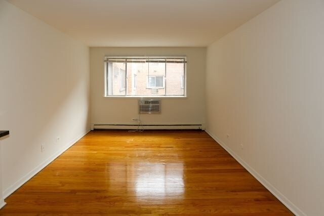 Foto del edificio - 533 W Aldine Ave