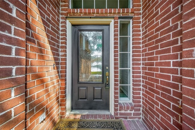 Building Photo - 2306 Lord Nelson Dr