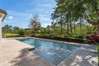 Building Photo - 255 Calmo Cir