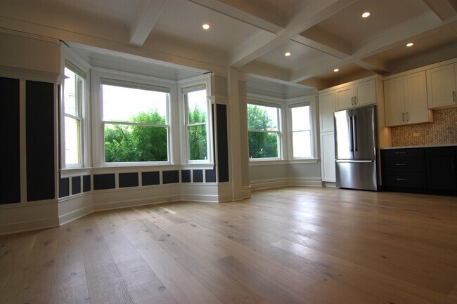 Building Photo - 991 Filbert St