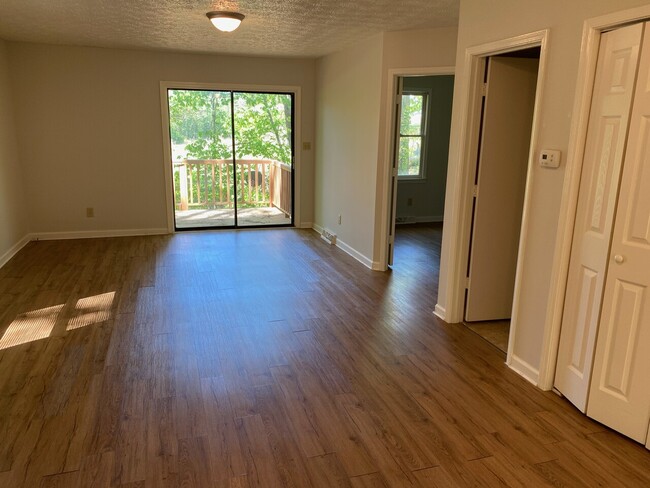 Building Photo - Laurel Lane Unit A