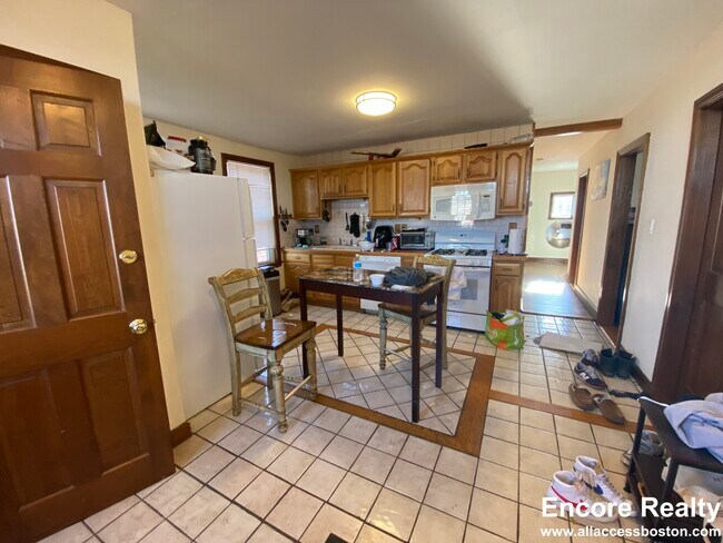 Building Photo - 16 Sawyer Ter