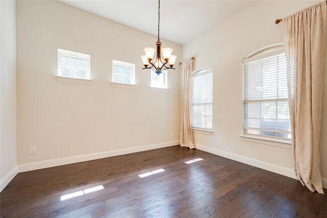 Building Photo - 5525 Ivyridge Ln