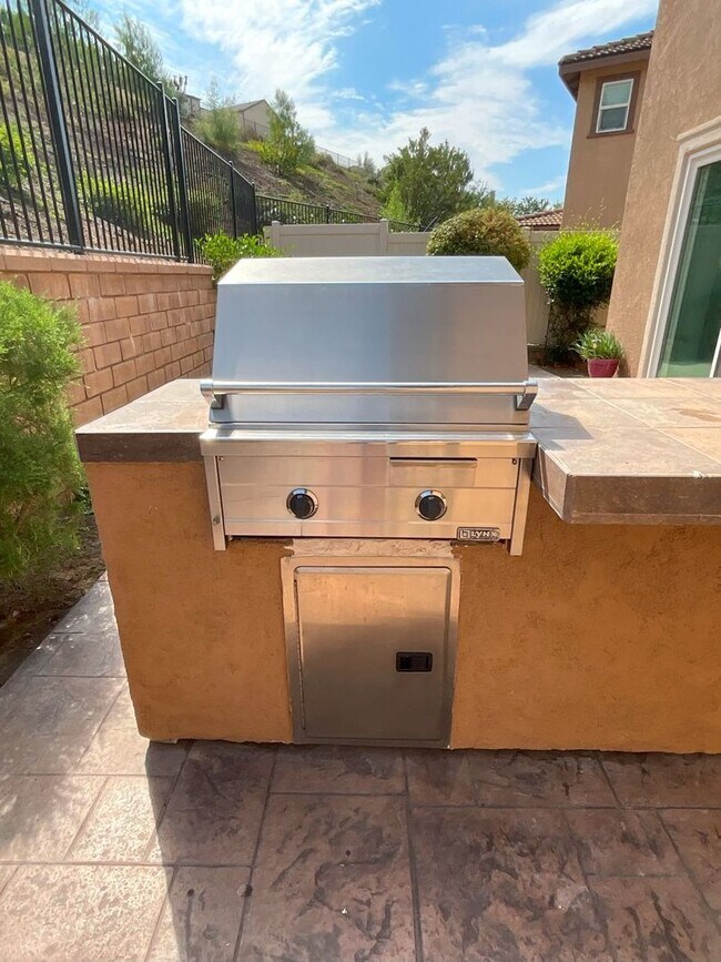 Foto del edificio - 4 Bed, 2 Bath - Fallbrook Single Family Home