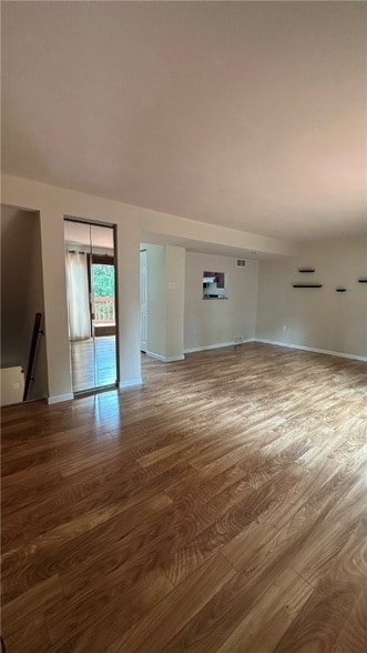 Building Photo - 40 Freedom Dr N