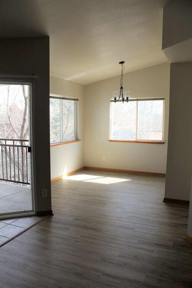 950 52nd Ave Ct Unit H4, Greeley, CO 80634 Condo for Rent in Greeley