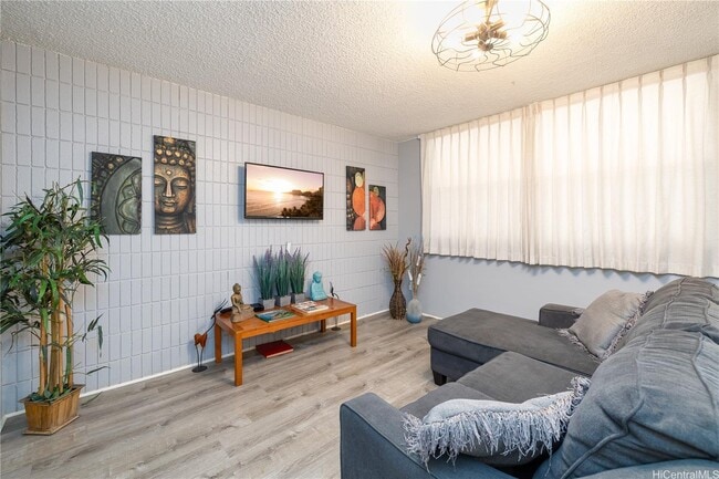 Building Photo - The Kalakauan