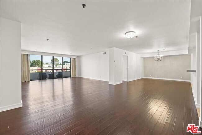 Foto del edificio - 10660 Wilshire Blvd