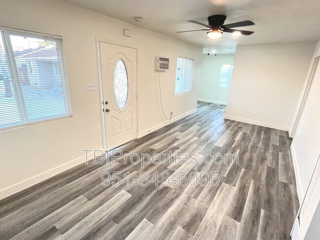 Building Photo - 1610 N H St