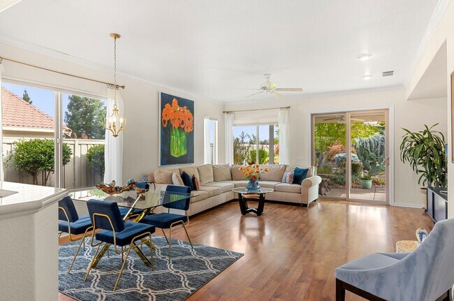 Foto del edificio - 2040 Glenbrook Ln