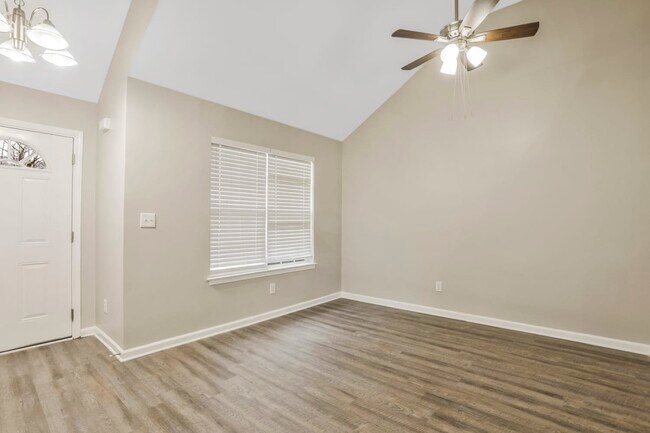 Foto del edificio - 2801 Knoll View Pl