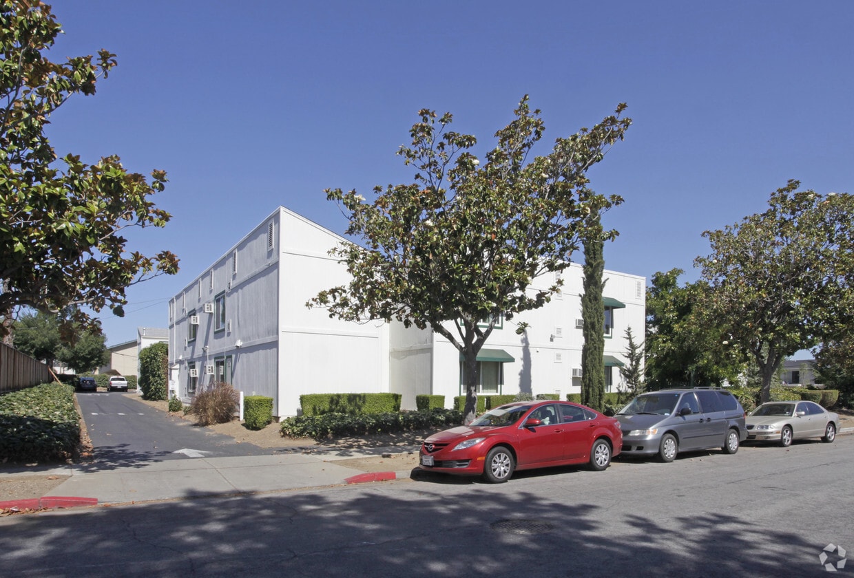 Primary Photo - Wooddale Apartments
