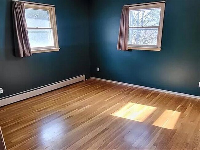 Building Photo - Exquisite home for you