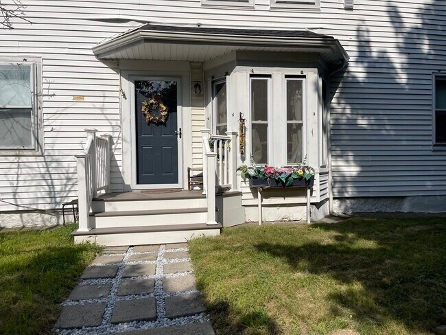 Foto del edificio - 434 Newport Ave