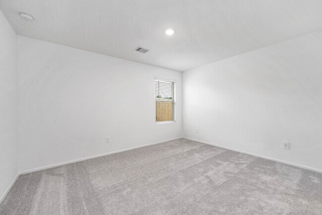 Building Photo - 535 Flower Reed Ct