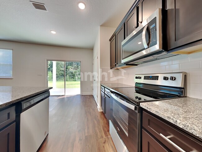 Building Photo - 391 Banyan Forest Drive