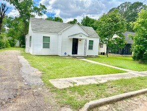 Building Photo - 108 W Hughes St