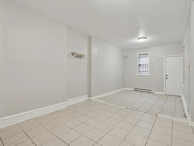 Building Photo - 2542 N 33rd St