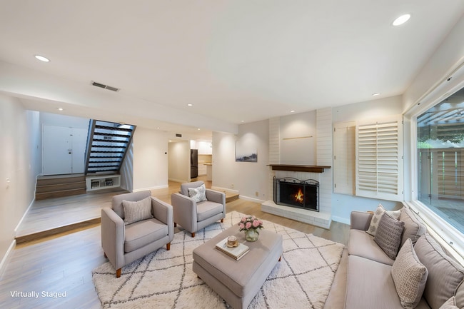 Photo - 4 bed, 2.5 bath Townhome Close to Community Pool!