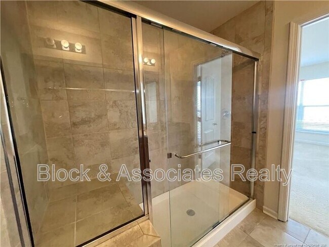 Foto del edificio - 1023 Saffron Lp