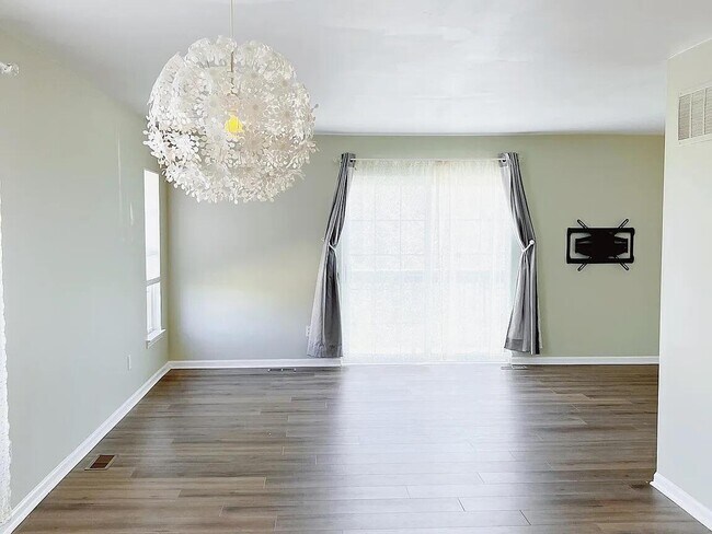 Building Photo - 3166 Promenade Cir