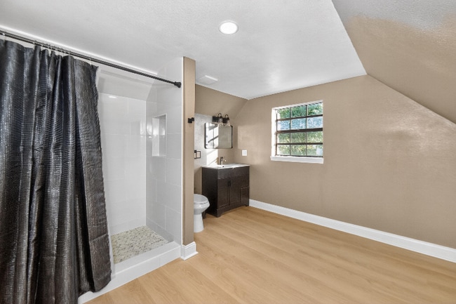 Foto del edificio - 512 Mason Ave