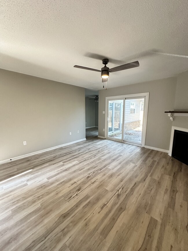 Foto del edificio - 38 Helmsman Ct