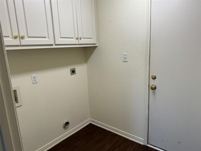 Foto del edificio - 16310 Long Valley Ct