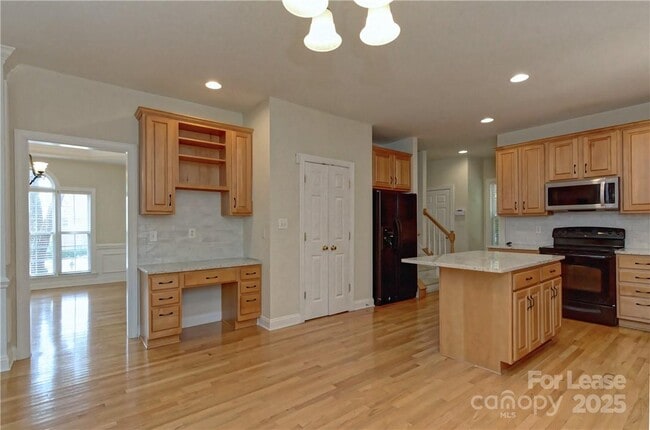 Building Photo - 10496 Gunnison Ln
