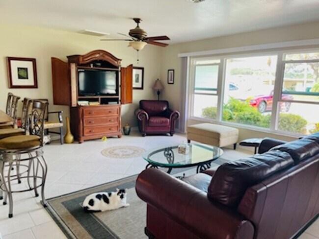 Building Photo - 3 br, 2 bath House - 1665 Meadow Lark Lane