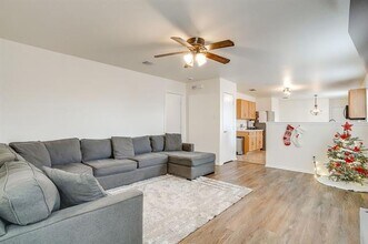 Building Photo - 6612 Meadow Way Ln