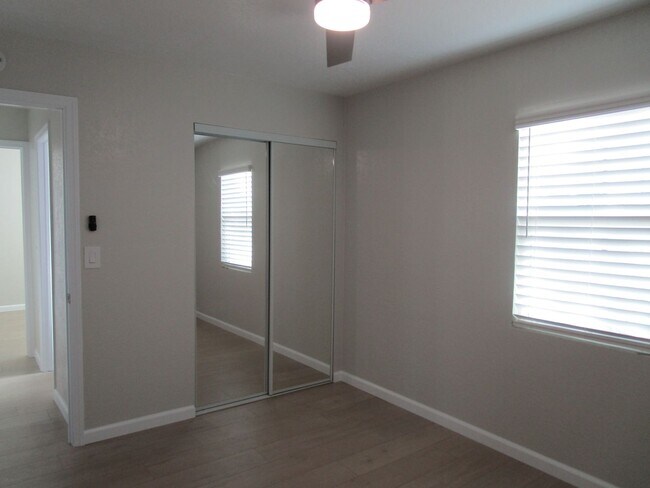 Building Photo - Please Contact Vaughn Realty to set up an ...