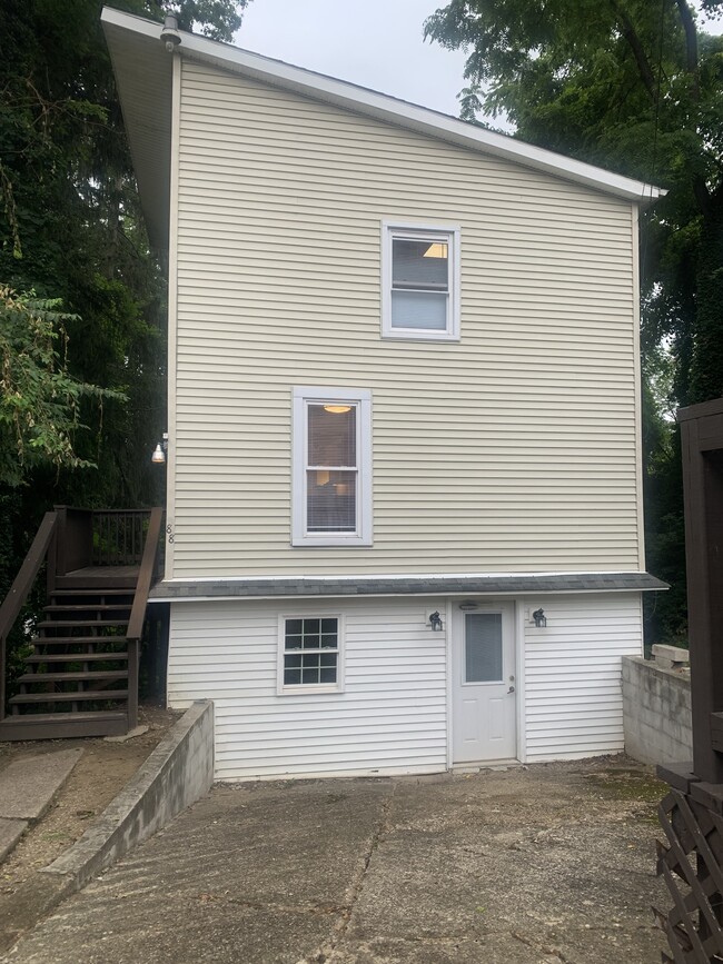 Building Photo - 88 W State St
