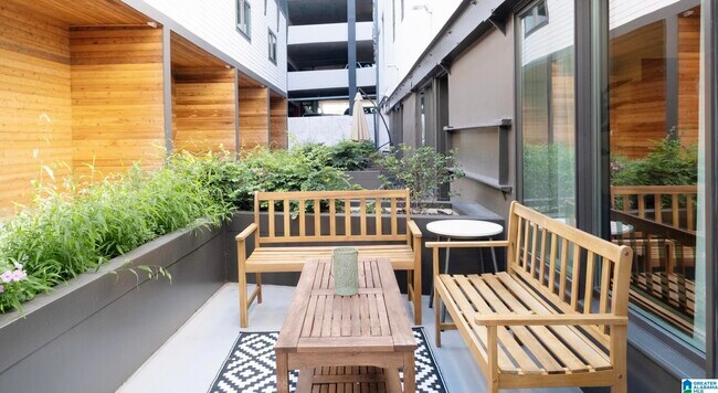Foto del edificio - 1801 2nd Ave N