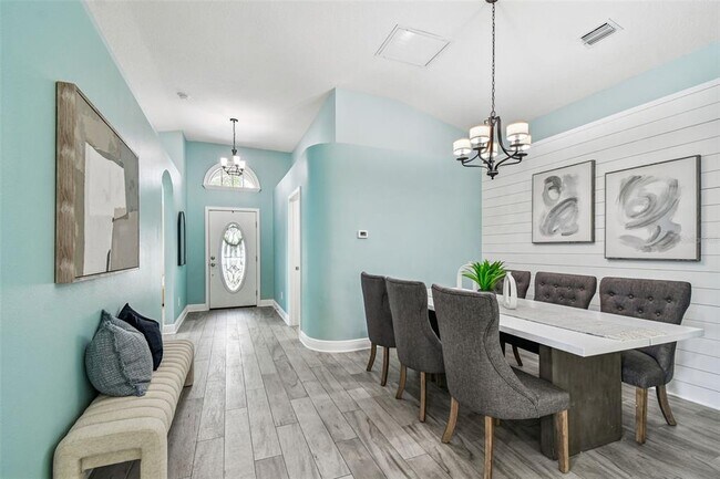 Building Photo - 13401 Fawn Springs Dr