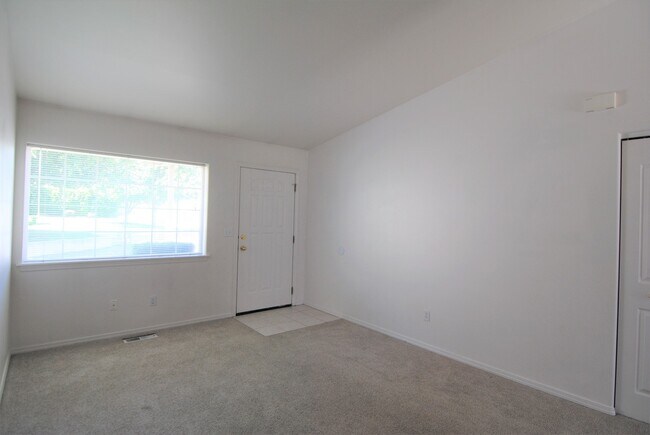 Foto del edificio - 1386 Brown St