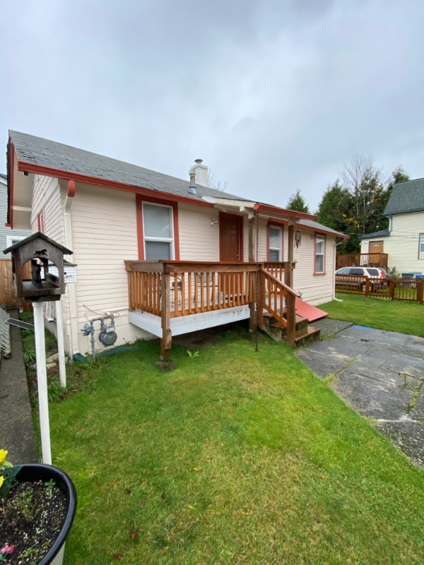 Primary Photo - 605 Veneta Ave