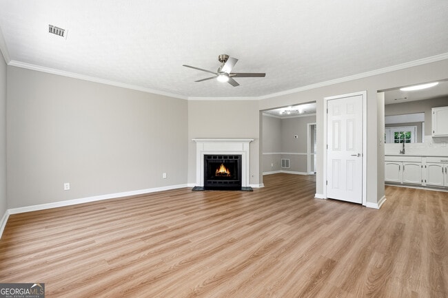 Building Photo - 5651 Wells Cir