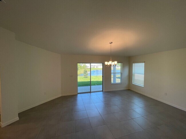 Building Photo - 4 Bedroom, 2 Bath Home in Tivoli Reserve!