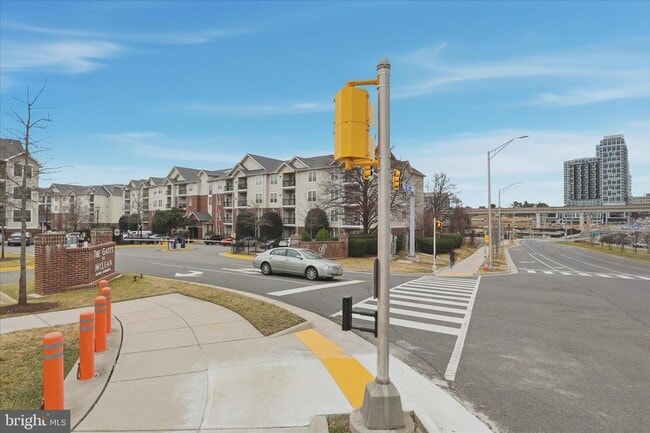 Foto del edificio - 1600 Spring Gate Dr.