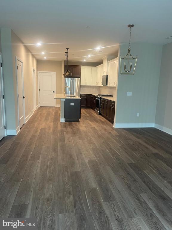 Building Photo - 2106 Donatello Dr