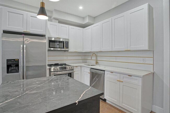 Foto del edificio - 221 Whiton St