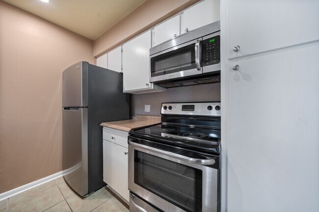 Foto del edificio - 3055 Walnut Bend Ln