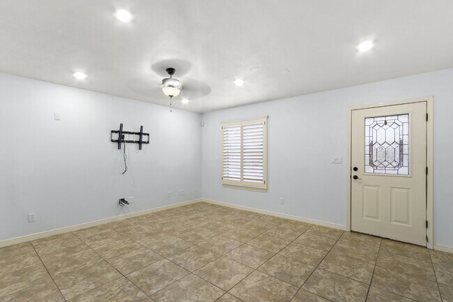Building Photo - 14222 Poets Rock/East  Off Rich Been and P...