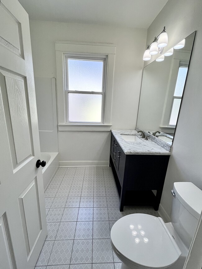 Building Photo - 5378 Hawthorne Pl