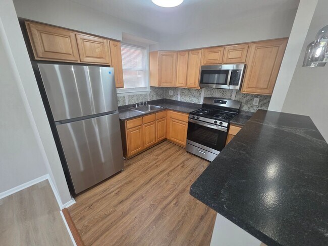 Building Photo - 214 Robina St