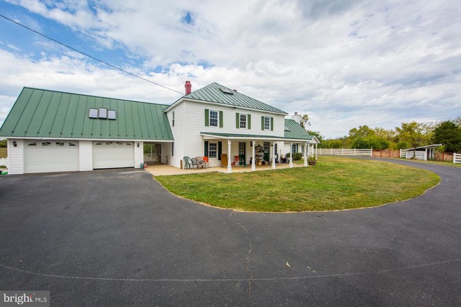 Building Photo - 207 Rocky Glen Dr