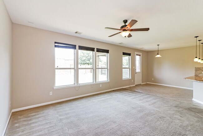 Foto del edificio - 15806 Copper Oak Ln